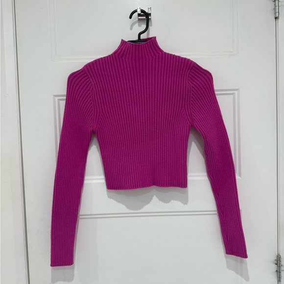 Pink crop top turtleneck sweater - Picture 3 of 3